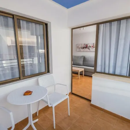 Niko Santa Eularia des Riu