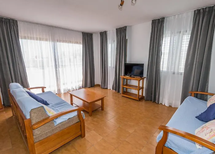 Niko Santa Eularia des Riu